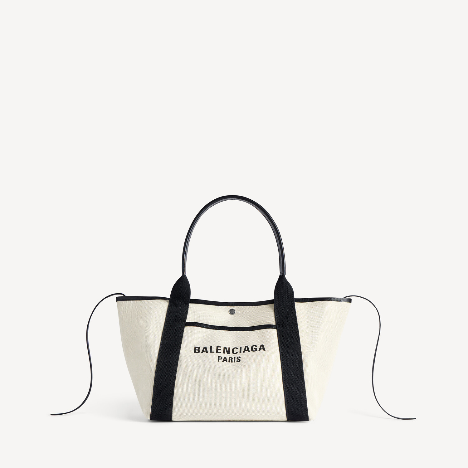 Женская сумка-тоут Biarritz среднего размера в цвете натуральный/черный BALENCIAGA, белый
Женская сумка-тоут Biarritz среднего размера в цвете натуральный/черный BALENCIAGA, белый