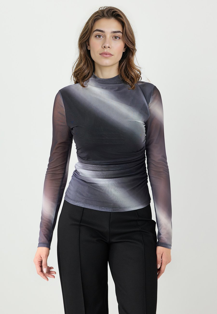 Блуза Jimmy Key SLIM FIT COLLAR COLOR GRADIENT , Grey
Блуза Jimmy Key SLIM FIT COLLAR COLOR GRADIENT , Grey