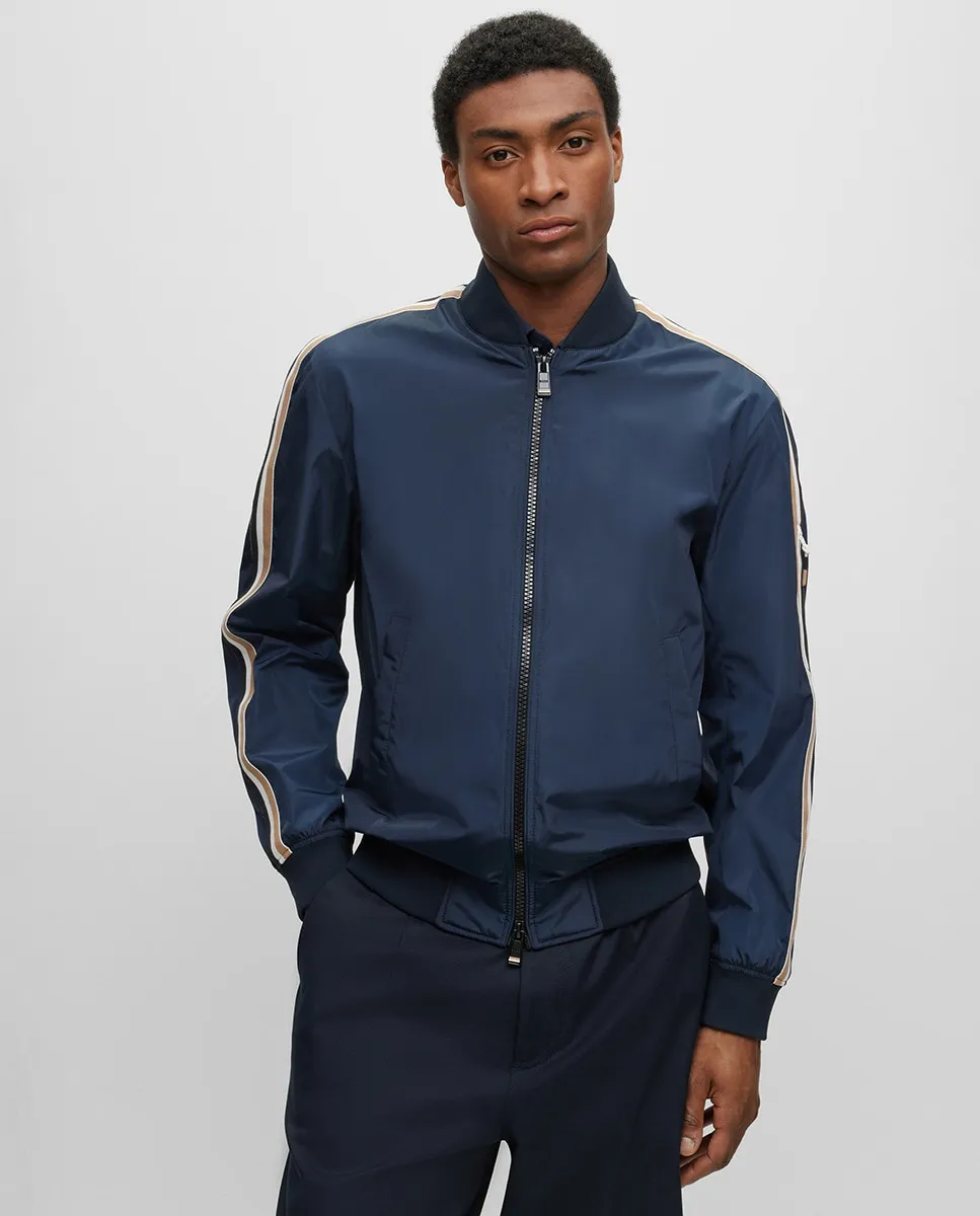 Куртка из переработанного материала с полосатой лентой Boss, темно-синий
Куртка из переработанного материала с полосатой лентой Boss, темно-синий