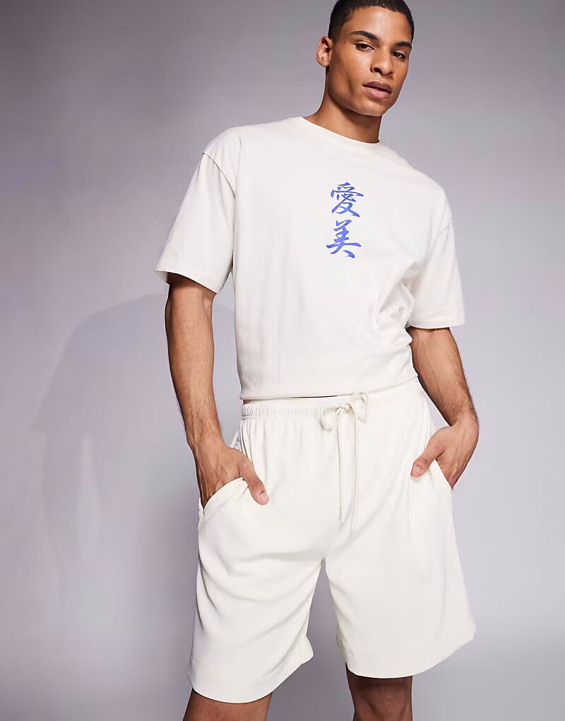 Рубчатые шорты Couture Club в цвете «камень»
Рубчатые шорты Couture Club в цвете «камень»