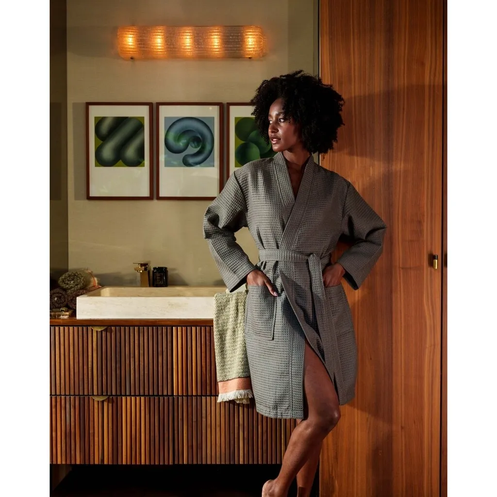 Халат Гейша из высококачественного вафельного пикé Kayori, антрацит
Халат Гейша из высококачественного вафельного пикé Kayori, антрацит