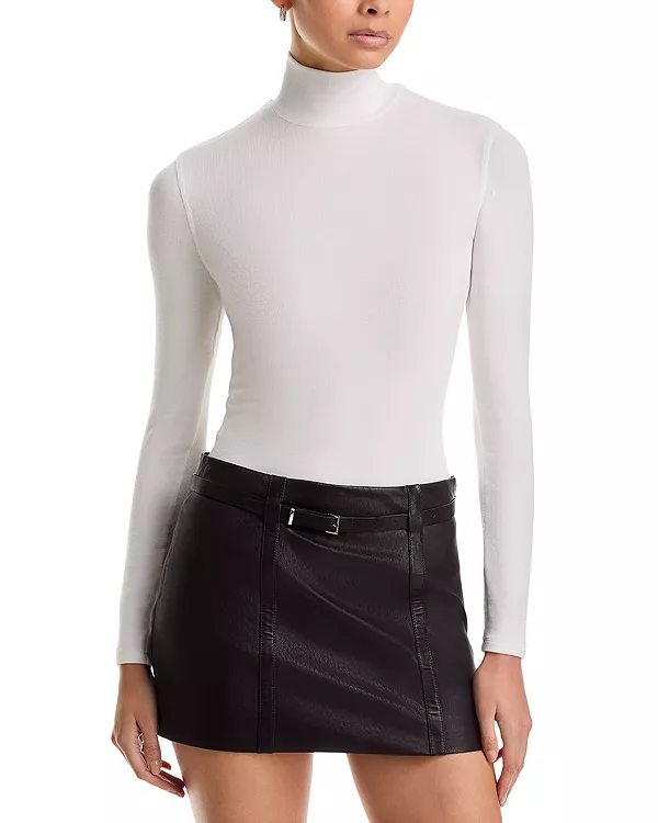 Вязаный топ с высоким воротником в рубчик Frame, белый
Вязаный топ с высоким воротником в рубчик Frame, белый