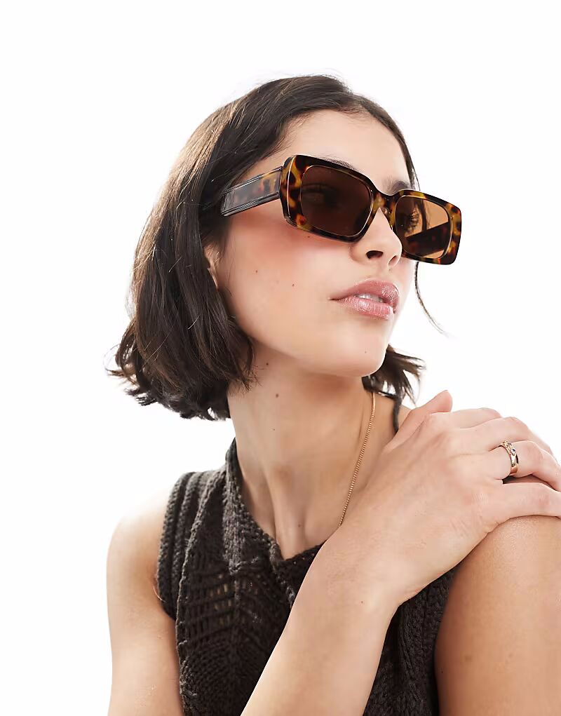 Солнцезащитные очки Pieces прямоугольной формы с коричневым оттенком в черепаховом цвете
Солнцезащитные очки Pieces прямоугольной формы с коричневым оттенком в черепаховом цвете