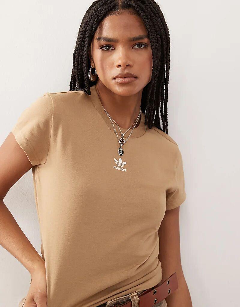 Футболка adidas Originals essentials slim fit коричневого цвета
Футболка adidas Originals essentials slim fit коричневого цвета