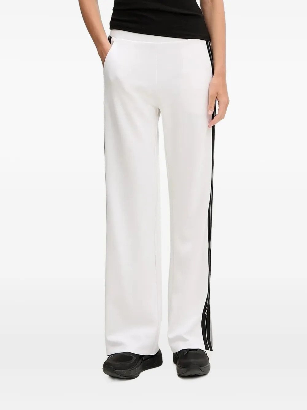 Спортивные брюки с полосками по бокам Ea7 Emporio Armani, белый
Спортивные брюки с полосками по бокам Ea7 Emporio Armani, белый