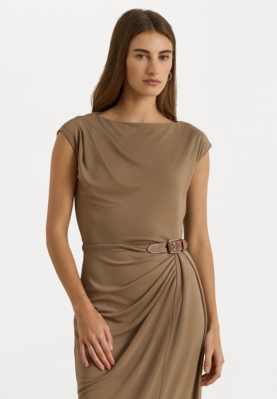 Платье Lauren Ralph Lauren BRENIEL, Taupe Brown/Taupe
Платье Lauren Ralph Lauren BRENIEL, Taupe Brown/Taupe