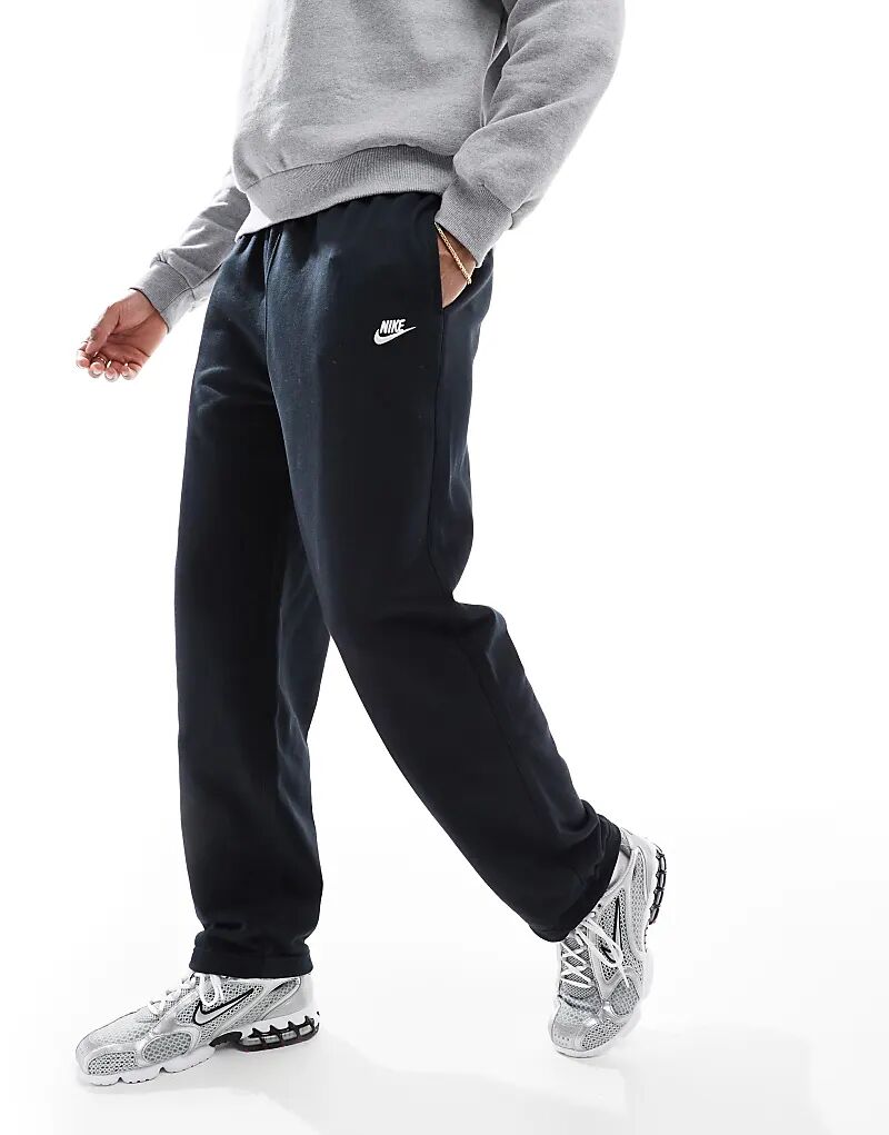 Джоггеры Nike Club черного цвета
Джоггеры Nike Club черного цвета