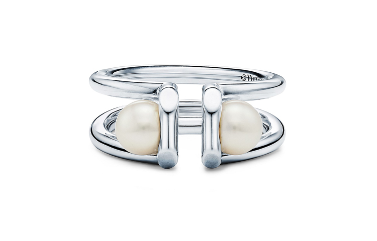 Кольца unisex из коллекции HardWear TIFFANY & CO.
Кольца unisex из коллекции HardWear TIFFANY & CO.