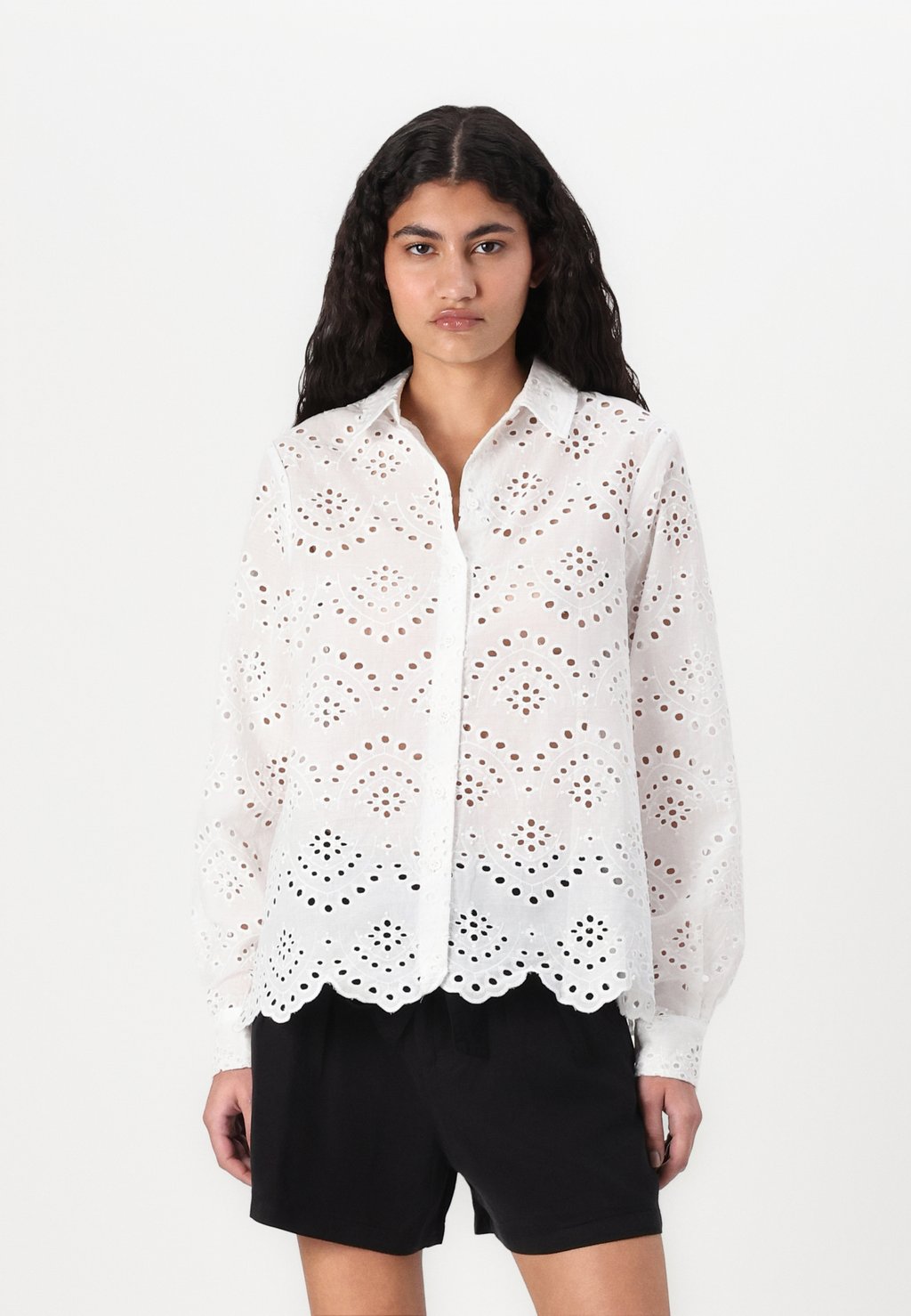 Блузка на пуговицах PCVILDE SHIRT Pieces, белый 
Блузка на пуговицах PCVILDE SHIRT Pieces, белый