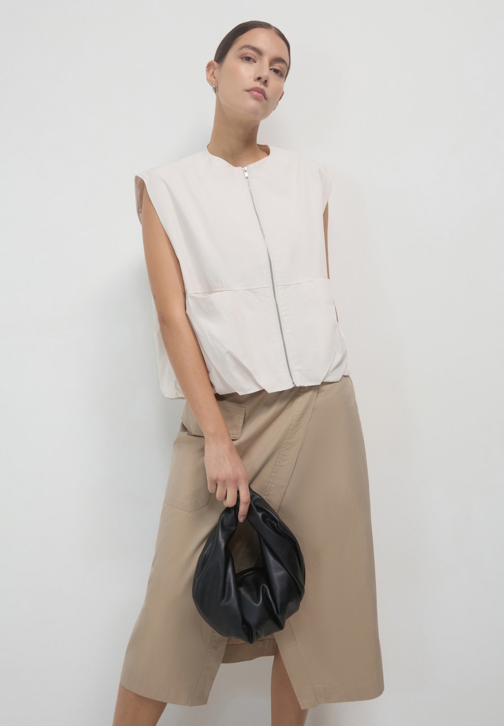 Жилет SMANICATO BALLOON Calliope, белый
Жилет SMANICATO BALLOON Calliope, белый