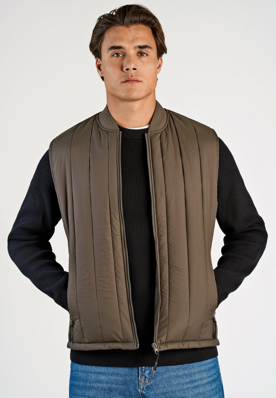 Куртка Lindbergh Waistcoat, Dk Brown/Dark Brown
Куртка Lindbergh Waistcoat, Dk Brown/Dark Brown