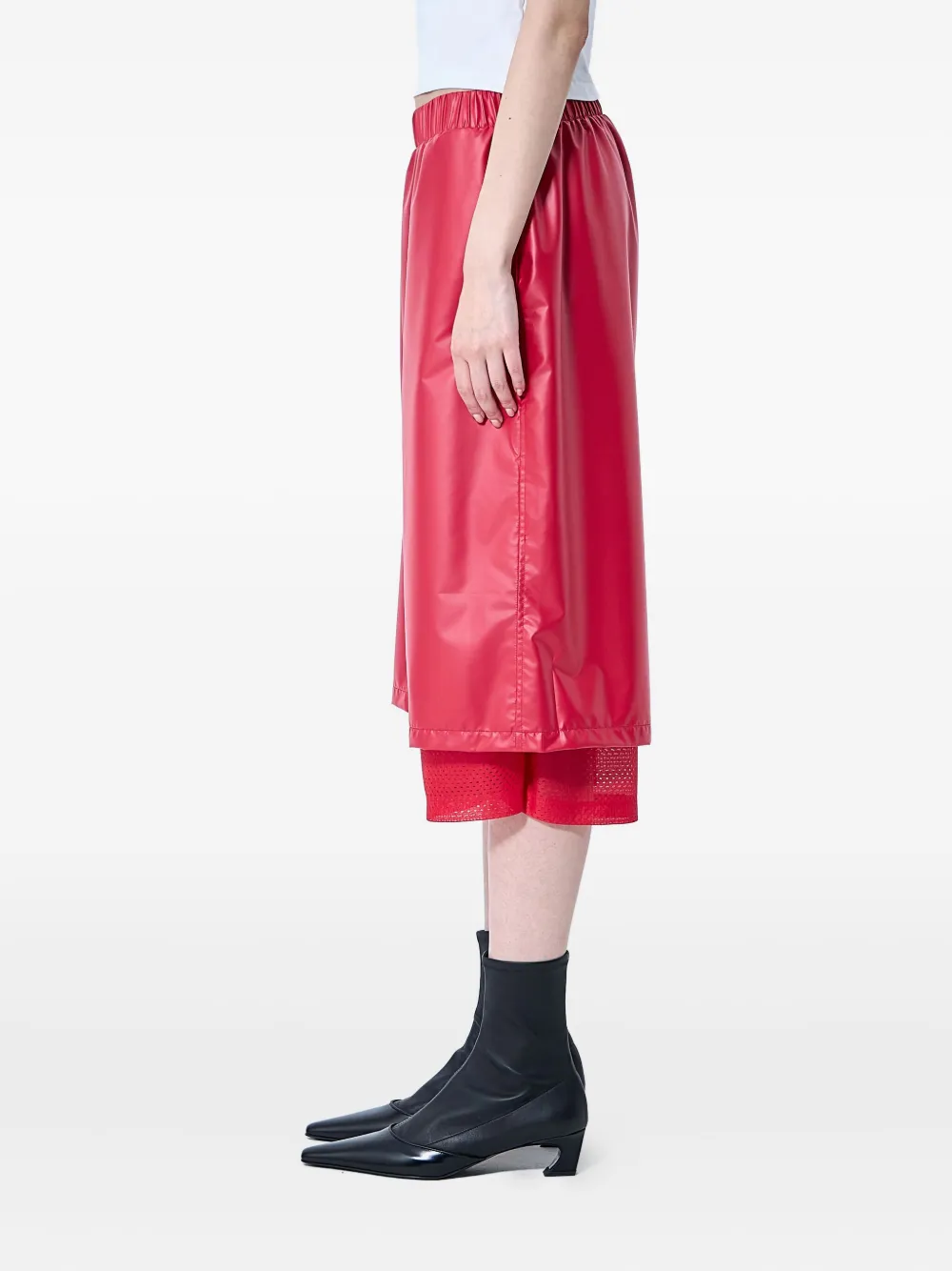 Глянцевые шорты с эластичным поясом Sia Arnika, красный
Глянцевые шорты с эластичным поясом Sia Arnika, красный