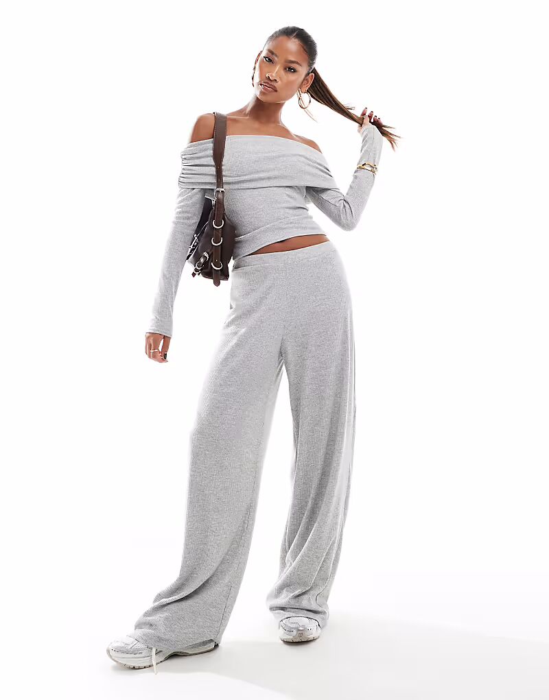 Широкие брюки Kaia в рубчик светло-серого меланжевого цвета
Широкие брюки Kaia в рубчик светло-серого меланжевого цвета