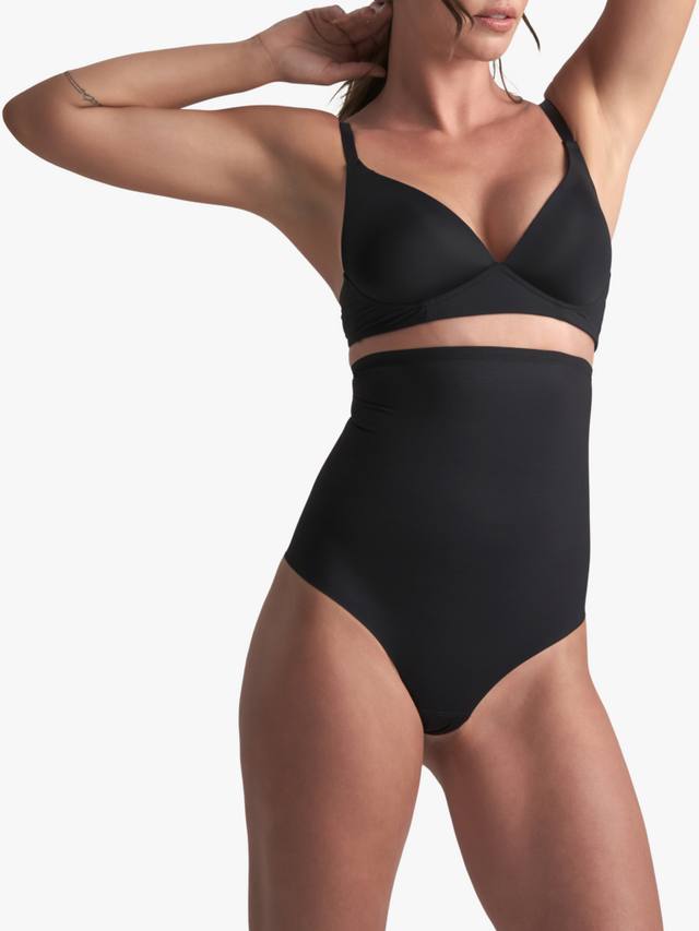 Скульптирующее стринги с высокой талией Bye Bra, Black
Скульптирующее стринги с высокой талией Bye Bra, Black