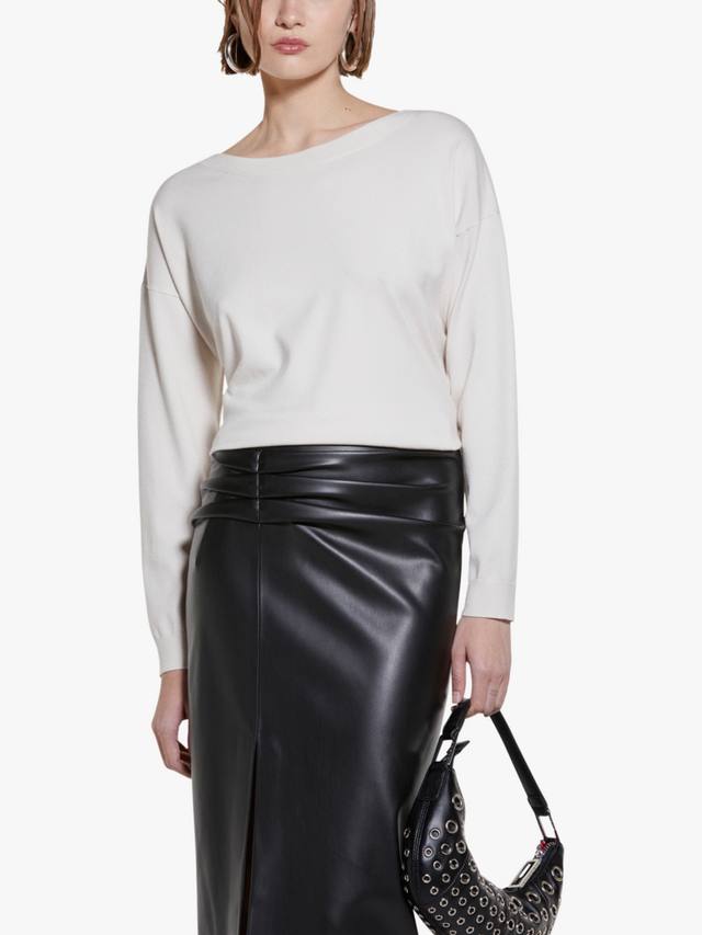 Джемпер с вырезом лодочкой SISLEY, цвет Natural Cream
Джемпер с вырезом лодочкой SISLEY, цвет Natural Cream