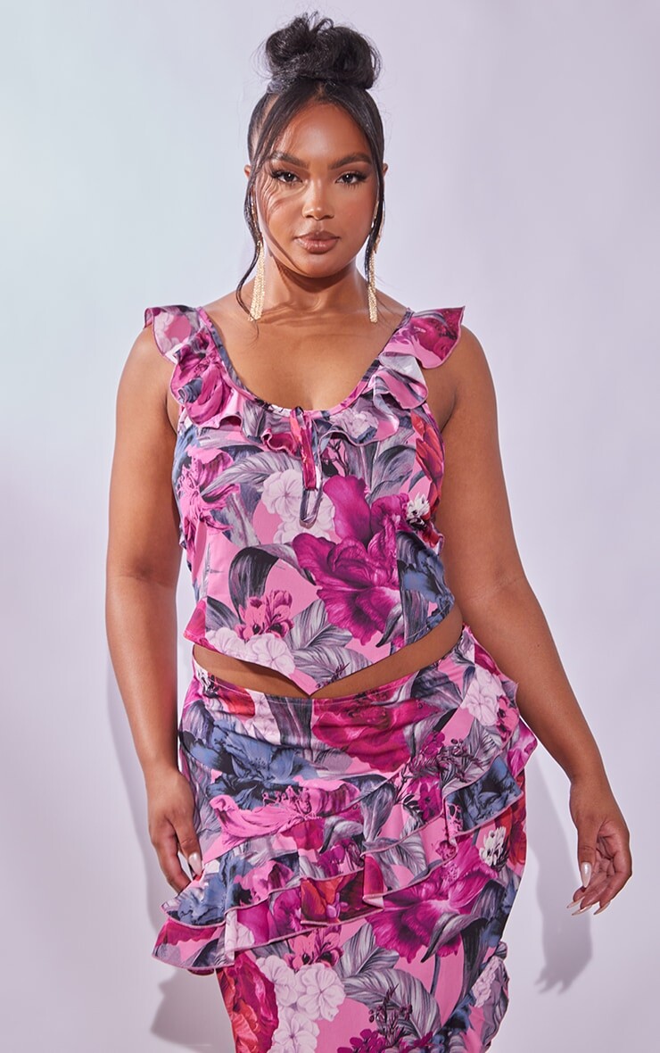 PrettyLittleThing Розовый топ с круглым вырезом и рюшами с цветочным принтом Plus
PrettyLittleThing Розовый топ с круглым вырезом и рюшами с цветочным принтом Plus