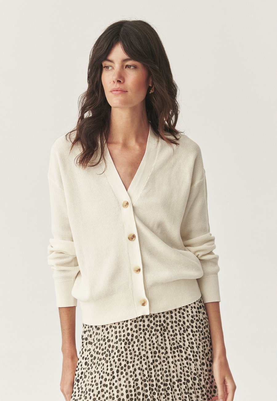 Кардиган TATUUM Cardigan, Off White/Off-White
Кардиган TATUUM Cardigan, Off White/Off-White