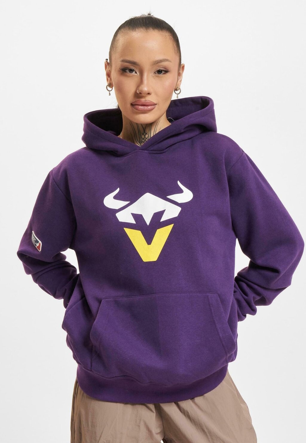 Толстовка с капюшоном SHOP X EUROPEAN LEAGUE OF FOOTBALL VIENNA VIKINGS 1 DEF, фиолетовый
Толстовка с капюшоном SHOP X EUROPEAN LEAGUE OF FOOTBALL VIENNA VIKINGS 1 DEF, фиолетовый