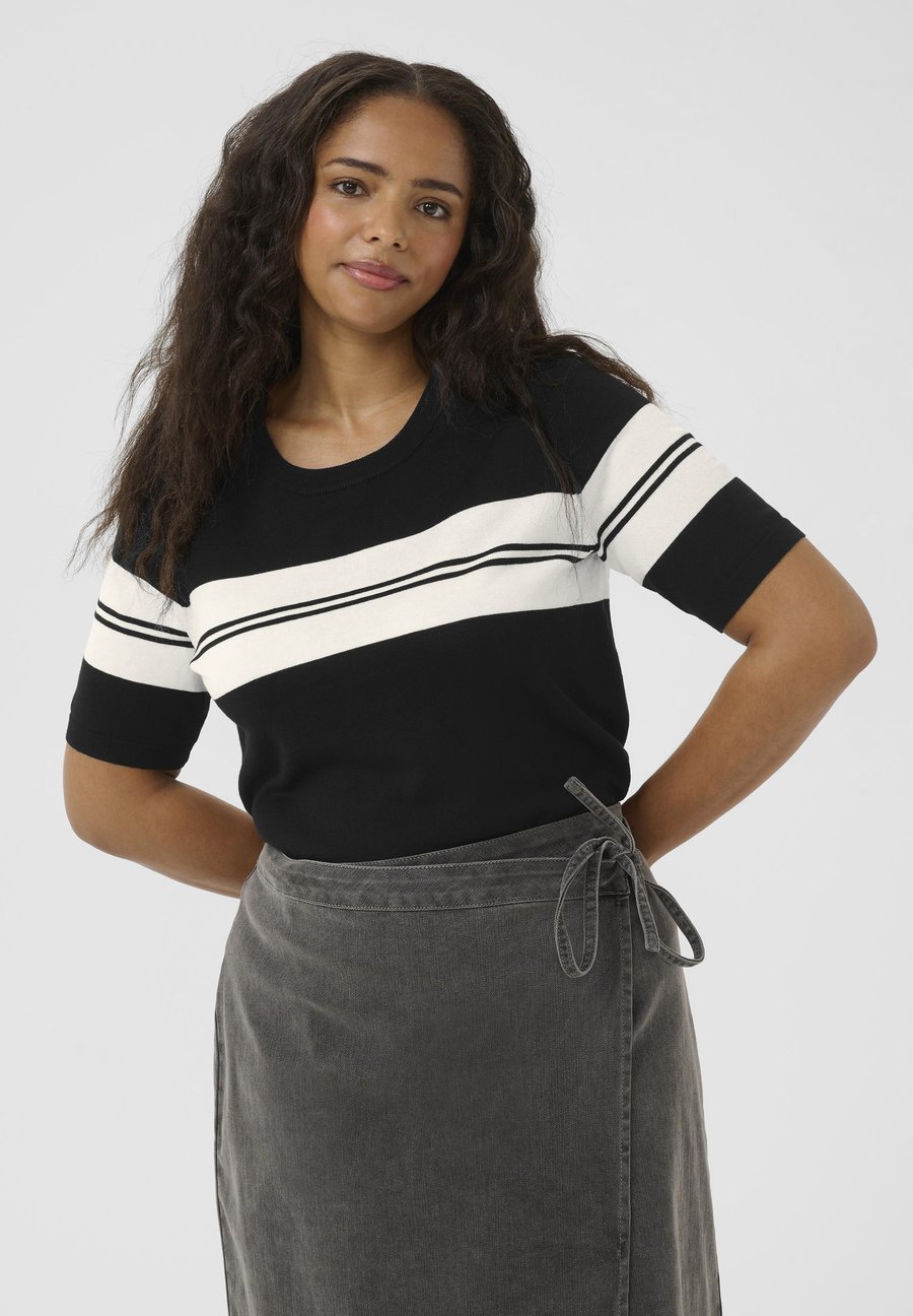 Футболка Kaffe Curve STRIPED, Black Chalk Stripe/Black, Черный, Футболка Kaffe Curve STRIPED, Black Chalk Stripe/Black
Футболка Kaffe Curve STRIPED, Black Chalk Stripe/Black, Черный, Футболка Kaffe Curve STRIPED, Black Chalk Stripe/Black