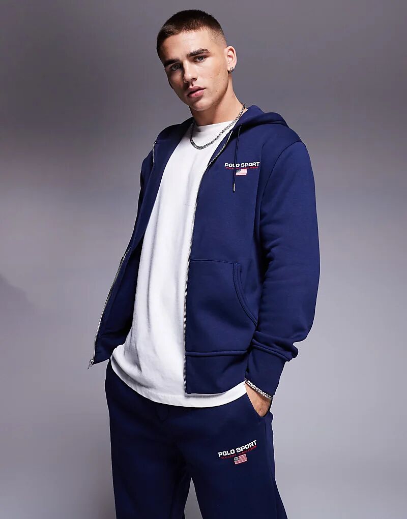Толстовка с капюшоном и логотипом Sports Capsule темно-синего цвета Polo Ralph Lauren
Толстовка с капюшоном и логотипом Sports Capsule темно-синего цвета Polo Ralph Lauren