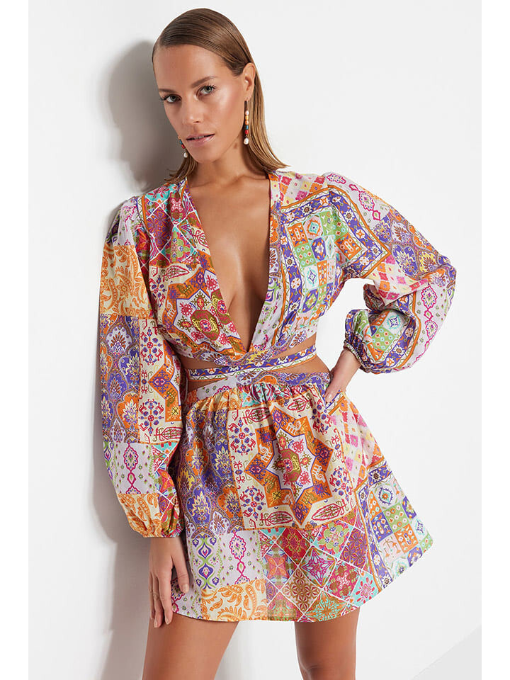 Короткое платье trendyol, красочный
Короткое платье trendyol, красочный