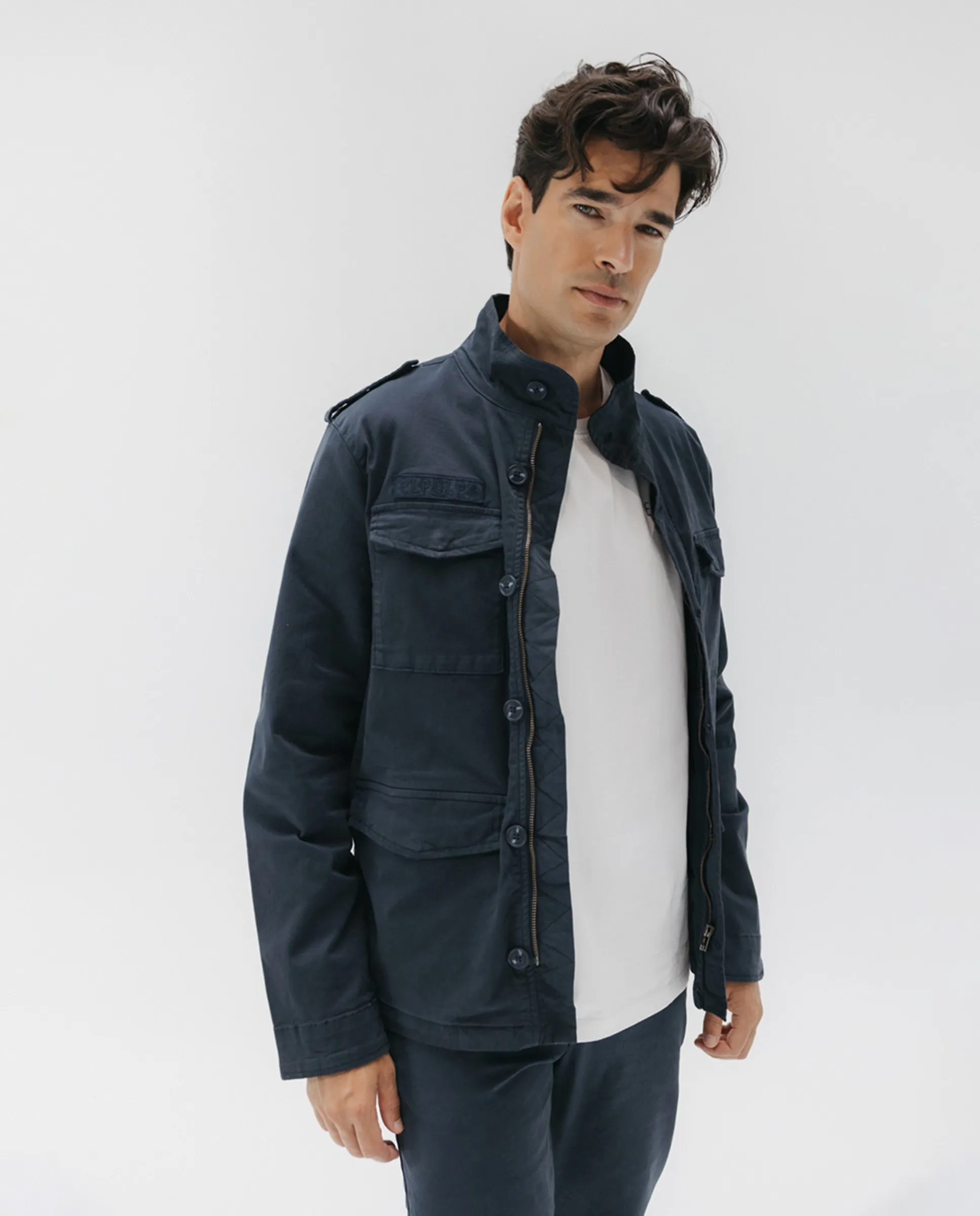 Мужская куртка в военном стиле El Pulpo, темно-синий
Мужская куртка в военном стиле El Pulpo, темно-синий