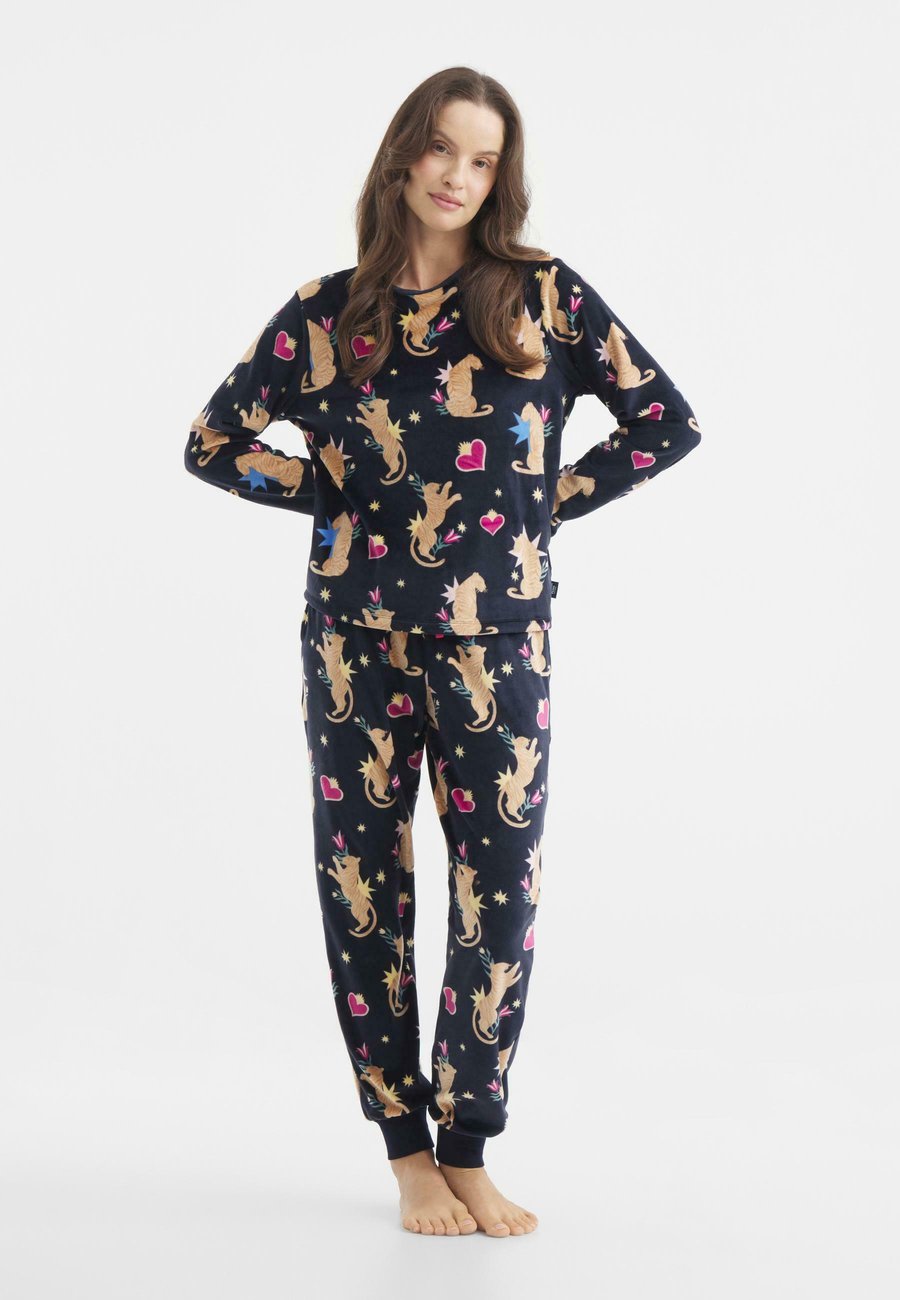 Пижамный комплект Chelsea Peers SET, Dark Blue
Пижамный комплект Chelsea Peers SET, Dark Blue