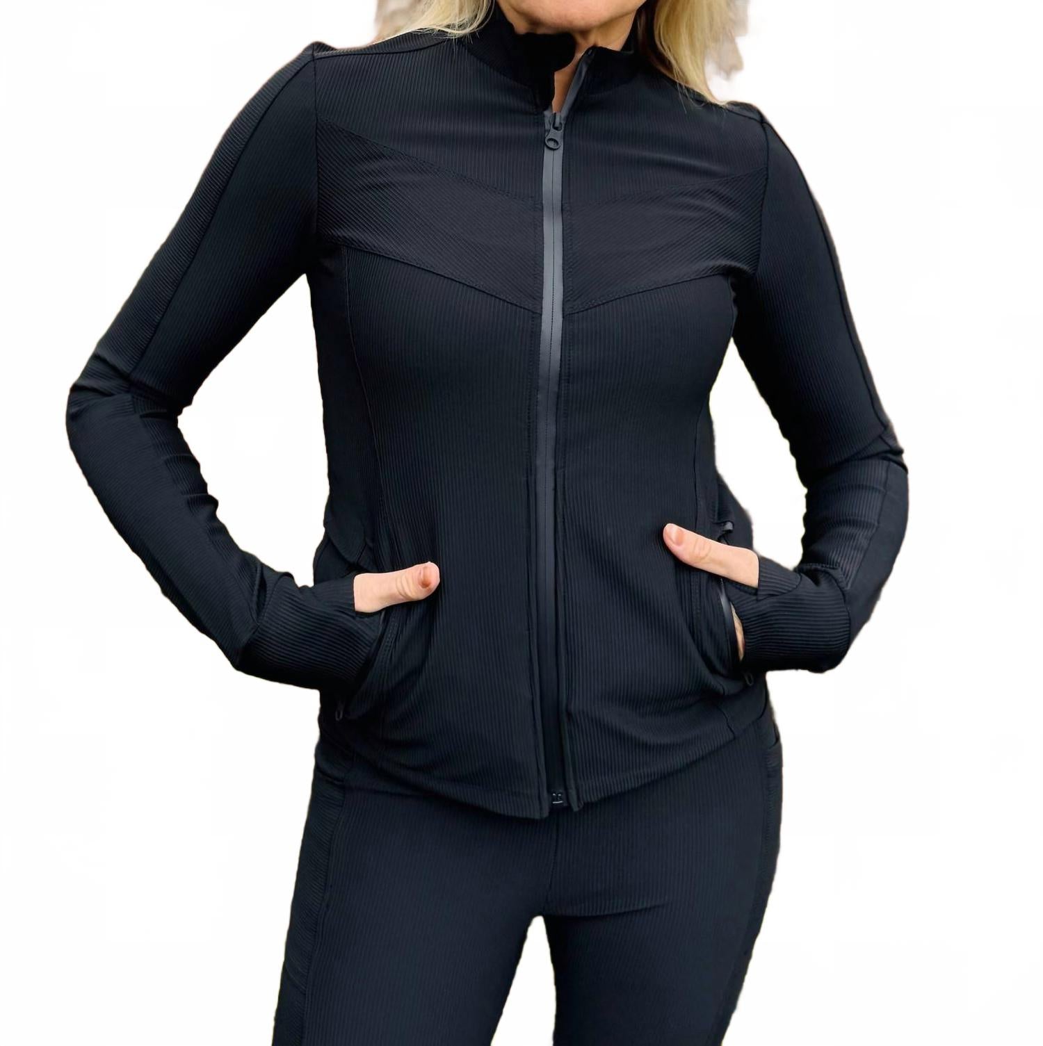 Черная приталенная куртка Directional BLANC NOIR
Черная приталенная куртка Directional BLANC NOIR