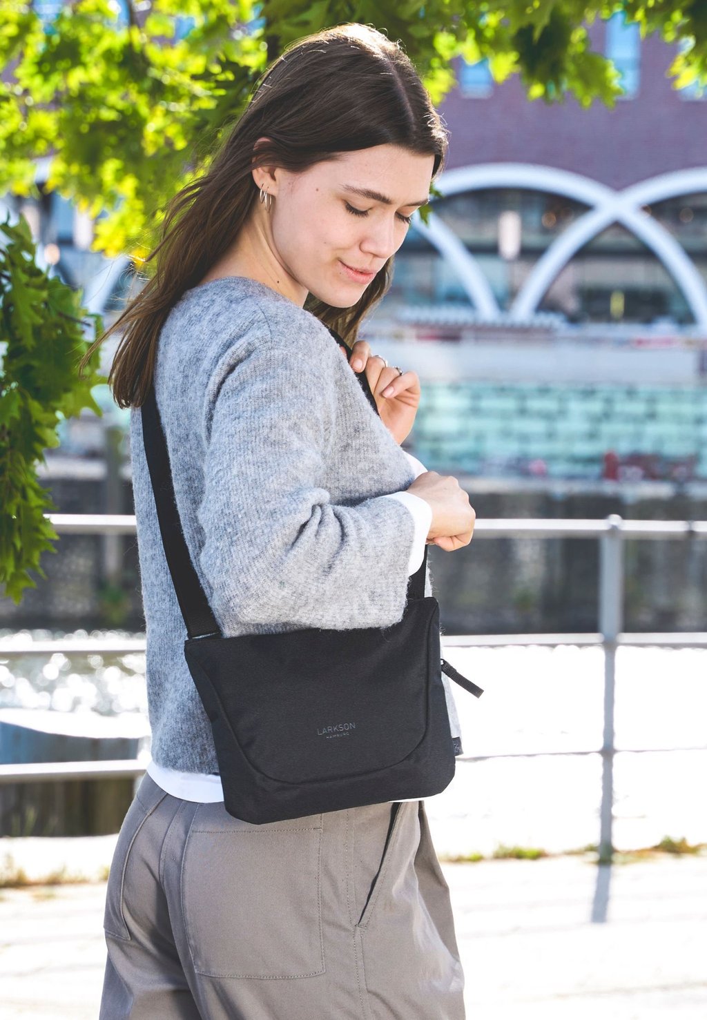 Сумка через плечо HENRIK - Across body bag Larkson, металлик черный
Сумка через плечо HENRIK - Across body bag Larkson, металлик черный