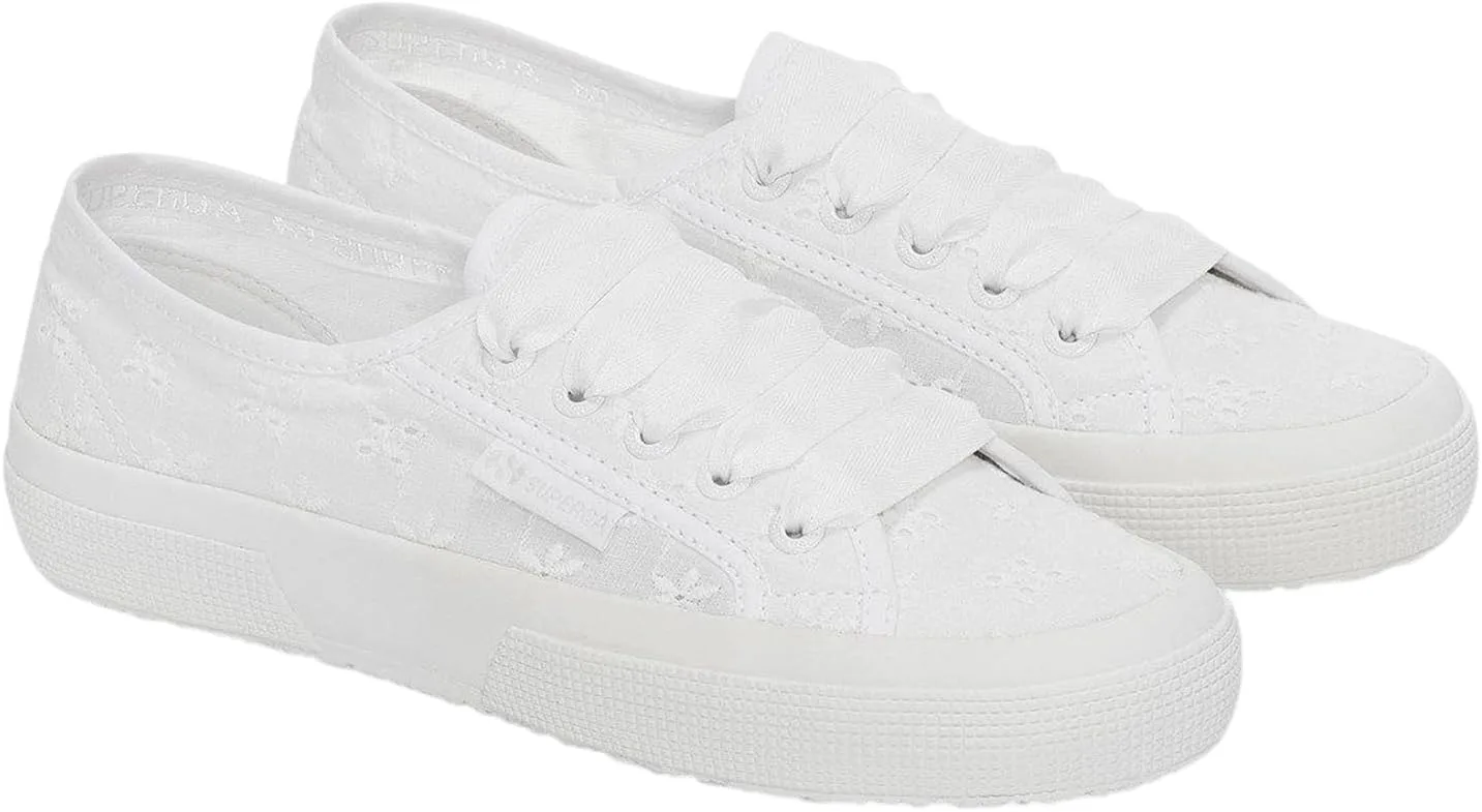 Low Cut 2750 Flower Sangallo - Woman in Total White by Le Superga, белый
Low Cut 2750 Flower Sangallo - Woman in Total White by Le Superga, белый