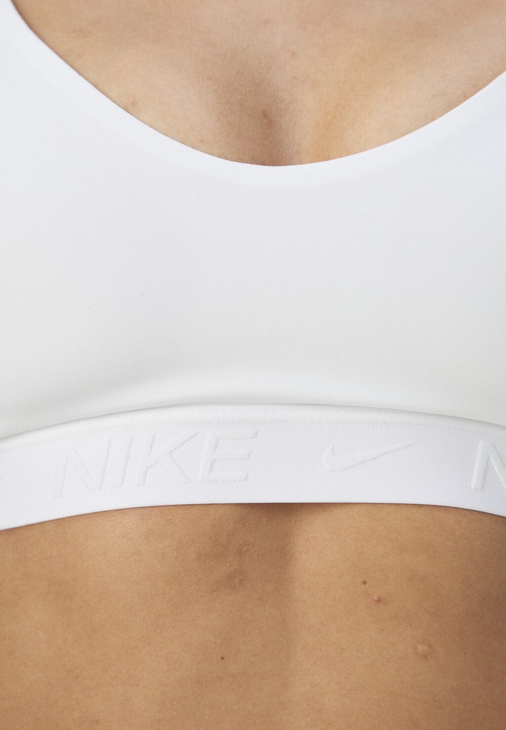 Спортивный бюстгальтер средней поддержки INDY BRA Nike, белый
Спортивный бюстгальтер средней поддержки INDY BRA Nike, белый