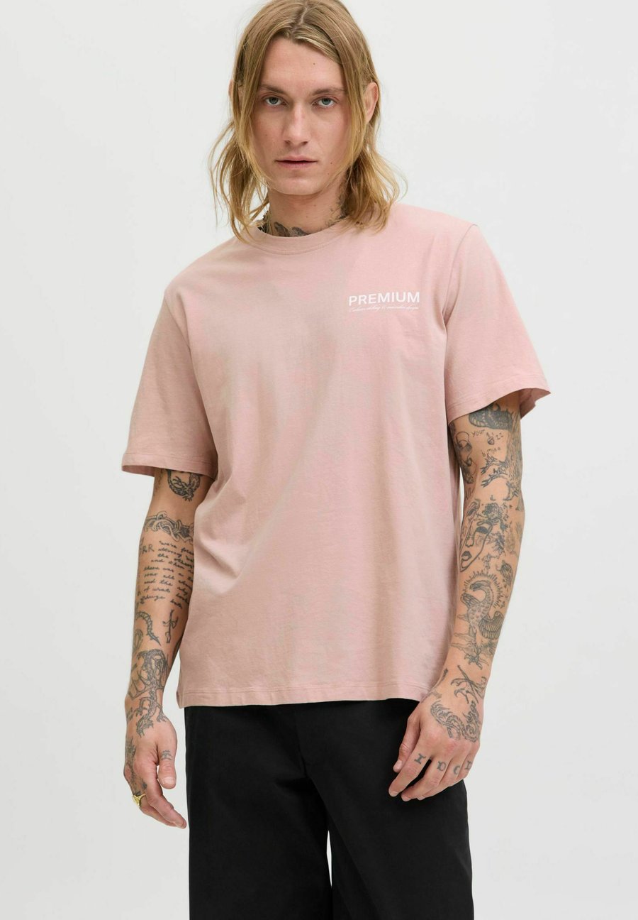 Футболка Jack & Jones PREMIUM RUNDHALSAUSSCHNITT , Adobe Rose/Mottled Pink, Розовый, Футболка Jack & Jones PREMIUM RUNDHALSAUSSCHNITT , Adobe Rose/Mottled Pink
Футболка Jack & Jones PREMIUM RUNDHALSAUSSCHNITT , Adobe Rose/Mottled Pink, Розовый, Футболка Jack & Jones PREMIUM RUNDHALSAUSSCHNITT , Adobe Rose/Mottled Pink