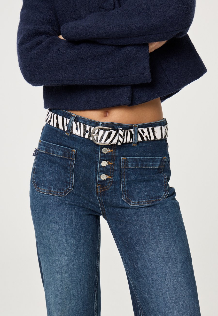 Ремень Fabienne Chapot Belt, Black Cosy White/White
Ремень Fabienne Chapot Belt, Black Cosy White/White