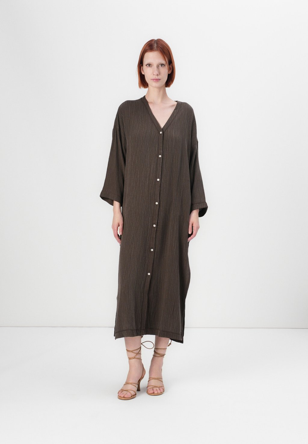 Платье макси DRESS PENNYLAN PARFOIS, коричневый
Платье макси DRESS PENNYLAN PARFOIS, коричневый