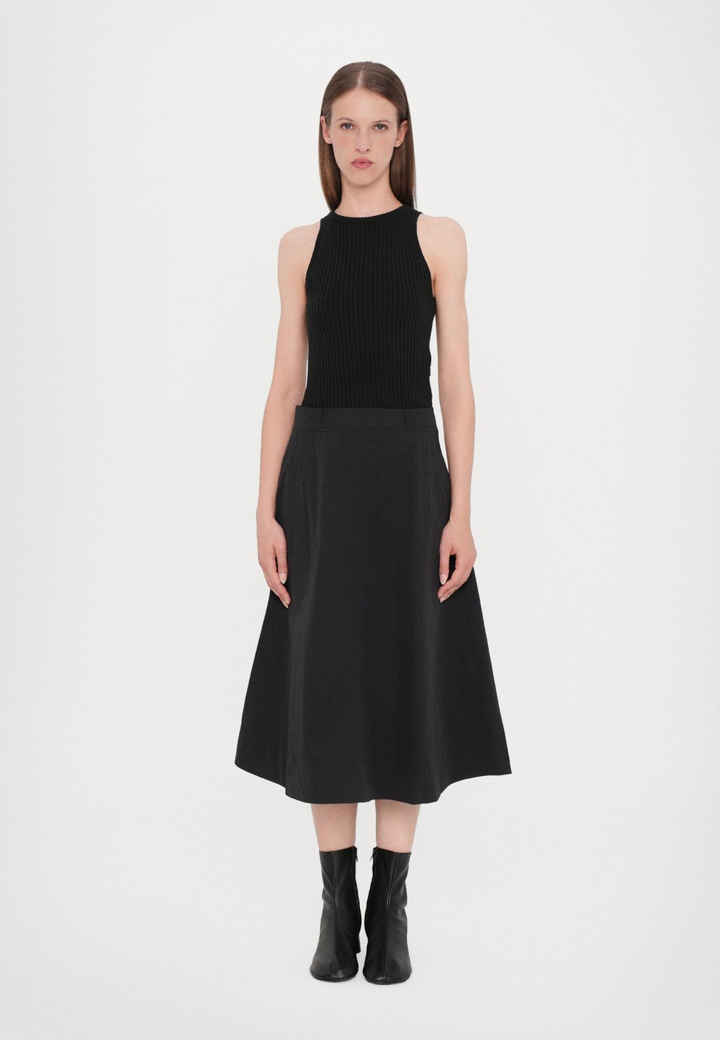 Повседневное платье QUIRINO MAX&Co., антрацит
Повседневное платье QUIRINO MAX&Co., антрацит