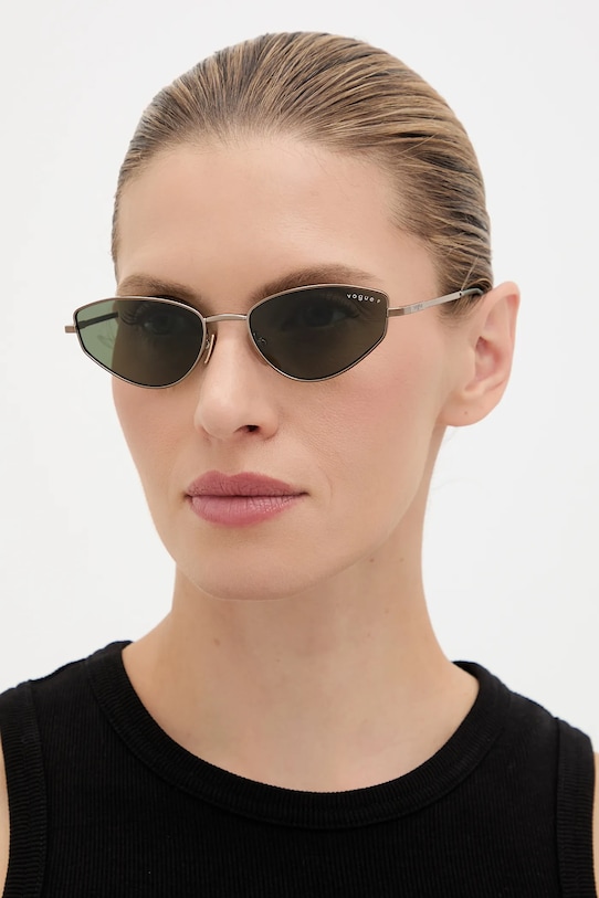 Солнцезащитные очки Vogue, серый
Солнцезащитные очки Vogue, серый