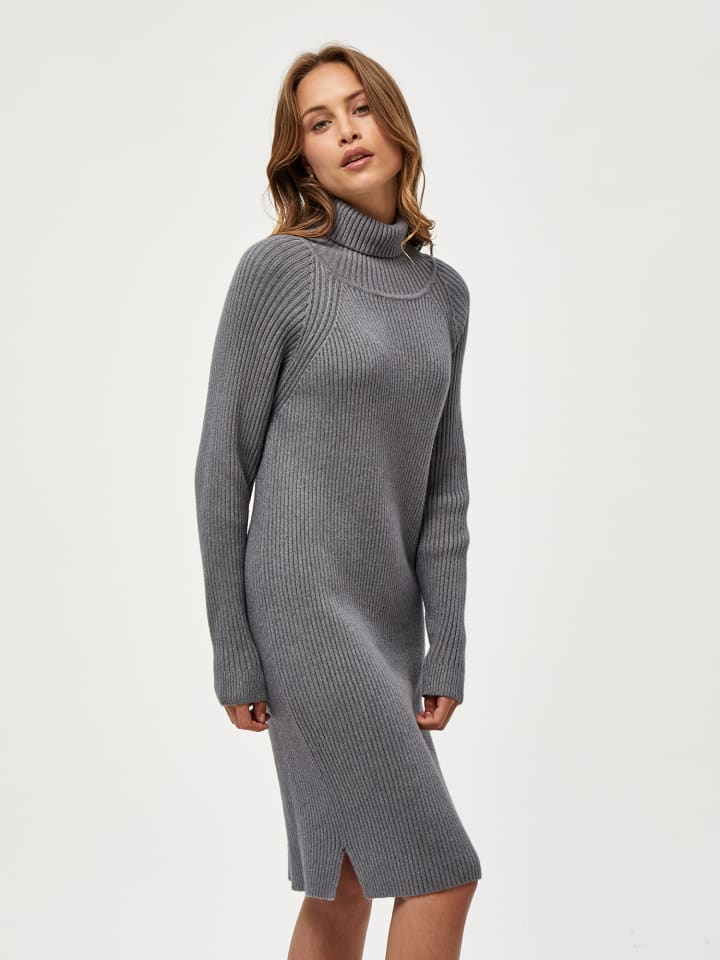 Короткое платье minus, светло-серый меланж
Короткое платье minus, светло-серый меланж