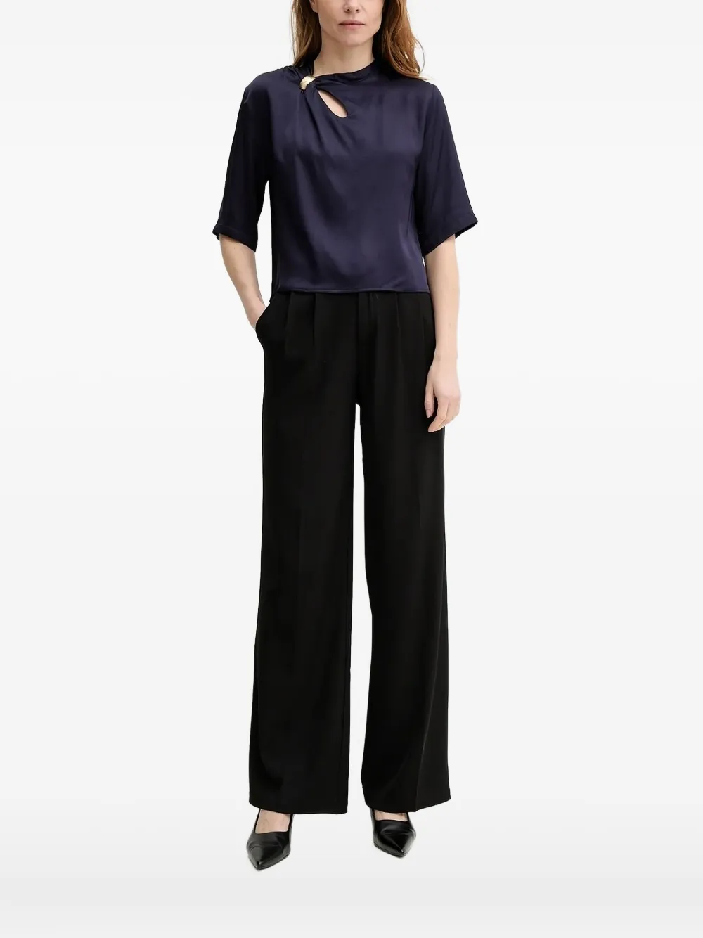 Блузка с короткими рукавами и отделкой кольцами «Лейла» Sessùn, синий
Блузка с короткими рукавами и отделкой кольцами «Лейла» Sessùn, синий