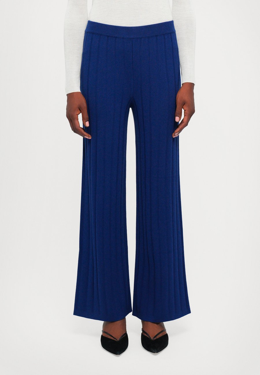 Брюки MM by MaxMara TEMA, Blu Cina/Royal Blue
Брюки MM by MaxMara TEMA, Blu Cina/Royal Blue