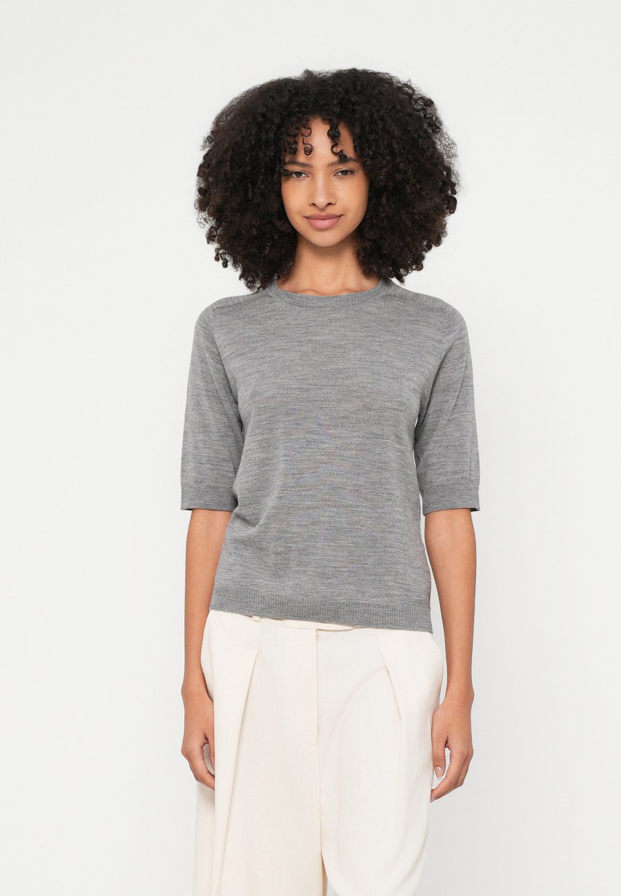 Джемпер DAY Birger et Mikkelsen CAROLINA DAILY, Medium Grey Melange/Grey
Джемпер DAY Birger et Mikkelsen CAROLINA DAILY, Medium Grey Melange/Grey