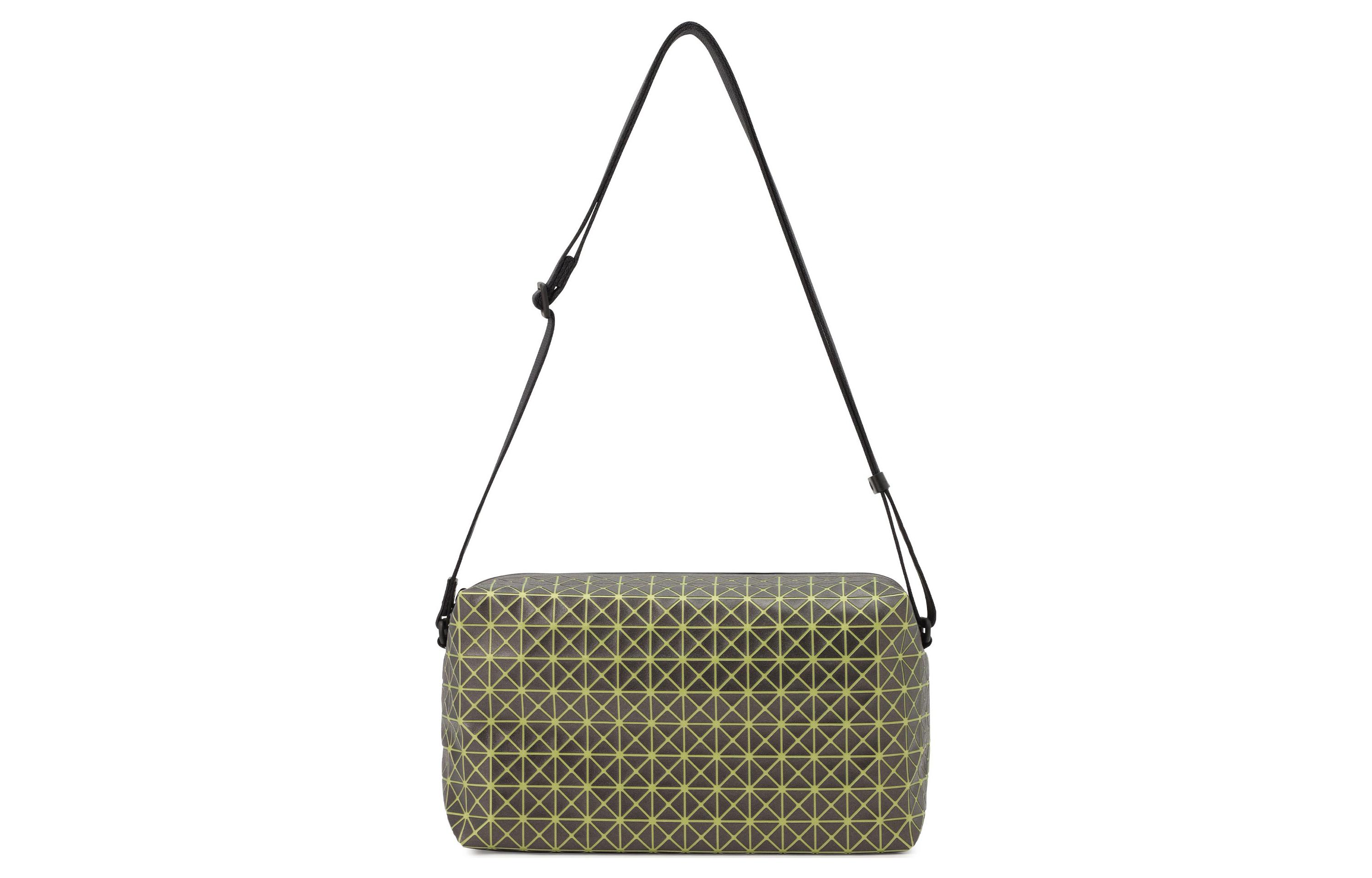 ISSEY MIYAKE Полиуретановая сумка через плечо
ISSEY MIYAKE Полиуретановая сумка через плечо