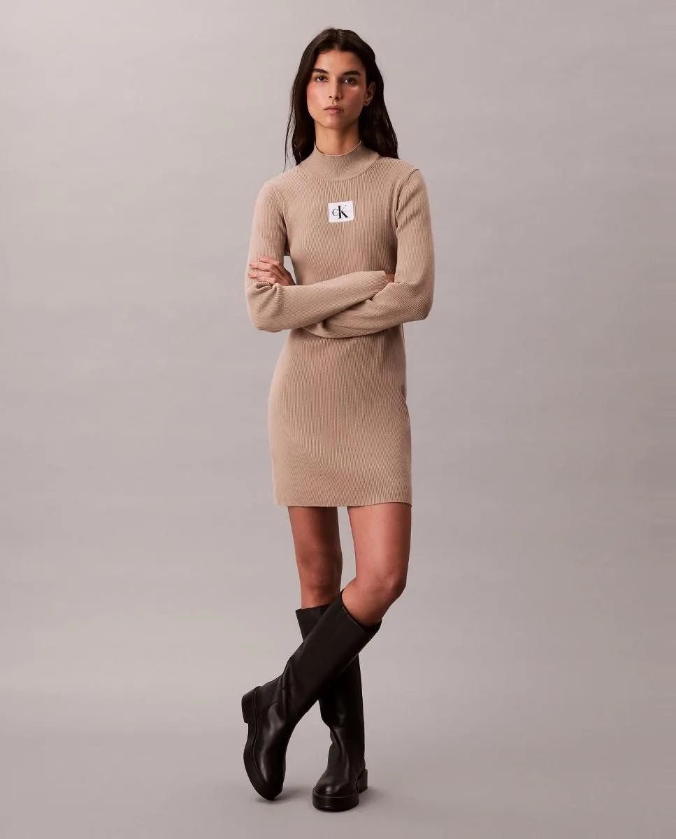 Короткое платье для женщин с высоким воротником Calvin Klein Jeans, бежевый
Короткое платье для женщин с высоким воротником Calvin Klein Jeans, бежевый