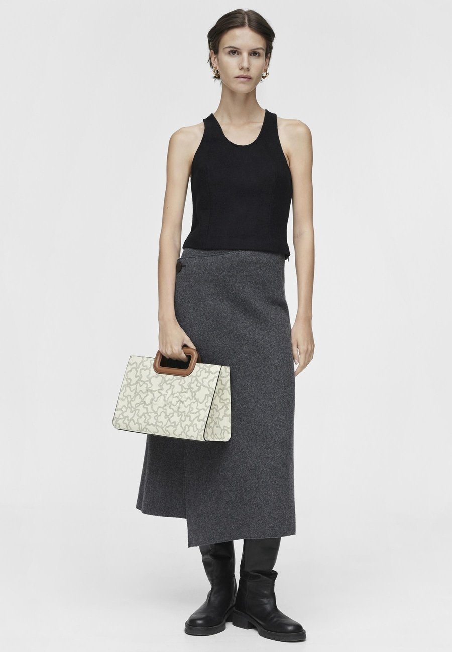 Сумка Tous AMAYA ICON, Beige
Сумка Tous AMAYA ICON, Beige