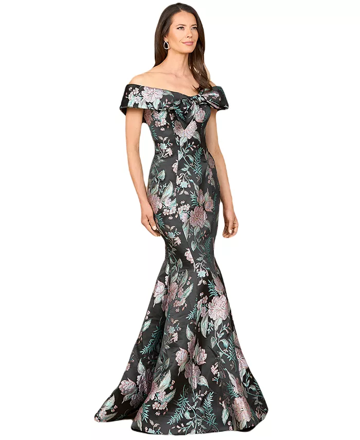 Женское приталенное платье силуэта «русалка» из парчи Lara, мультиколор
Женское приталенное платье силуэта «русалка» из парчи Lara, мультиколор