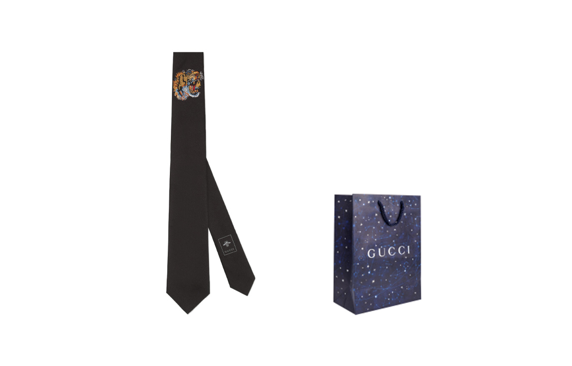 Галстук мужской GUCCI, черный в подарочной упаковке
Галстук мужской GUCCI, черный в подарочной упаковке