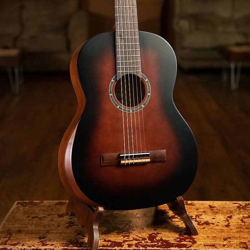 Акустическая гитара Ortega Family Series Pro Spruce/Catalpa Nylon Acoustic Guitar R55DLX-BFT
Акустическая гитара Ortega Family Series Pro Spruce/Catalpa Nylon Acoustic Guitar R55DLX-BFT
