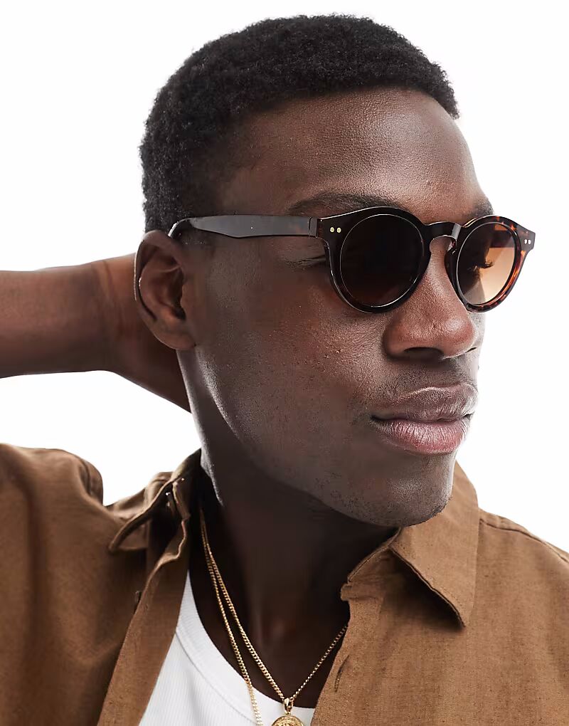 Круглые солнцезащитные очки ASOS DESIGN с коричневыми дымчатыми линзами и оправой черепахового цвета
Круглые солнцезащитные очки ASOS DESIGN с коричневыми дымчатыми линзами и оправой черепахового цвета