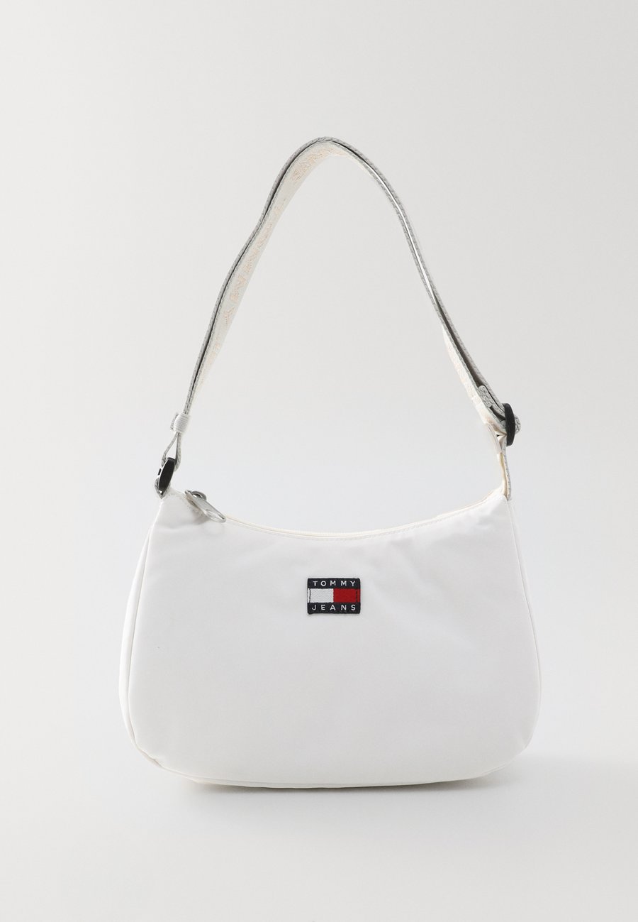 Сумка кросс-боди Tommy Jeans DAILY SHOULDER BAG, Ancient White/White
Сумка кросс-боди Tommy Jeans DAILY SHOULDER BAG, Ancient White/White