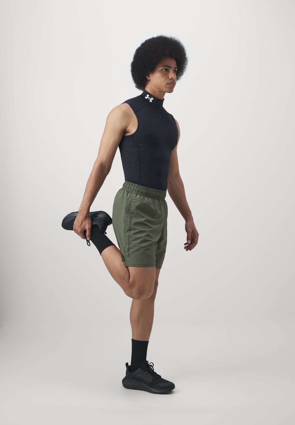 Топ MOCK Under Armour, черный
Топ MOCK Under Armour, черный