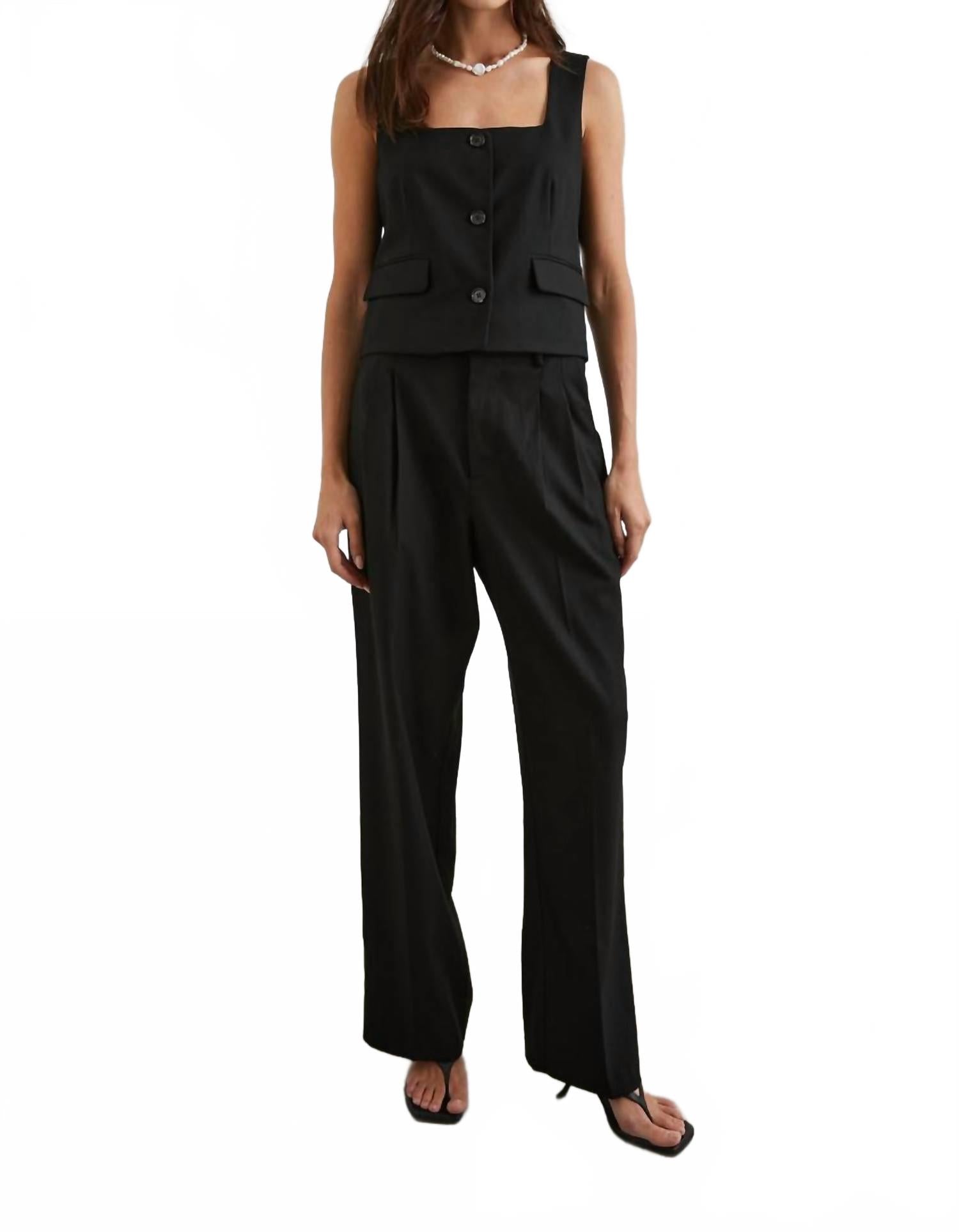 Джинсовая жилетка Джулия в черном твиле Rails
Джинсовая жилетка Джулия в черном твиле Rails